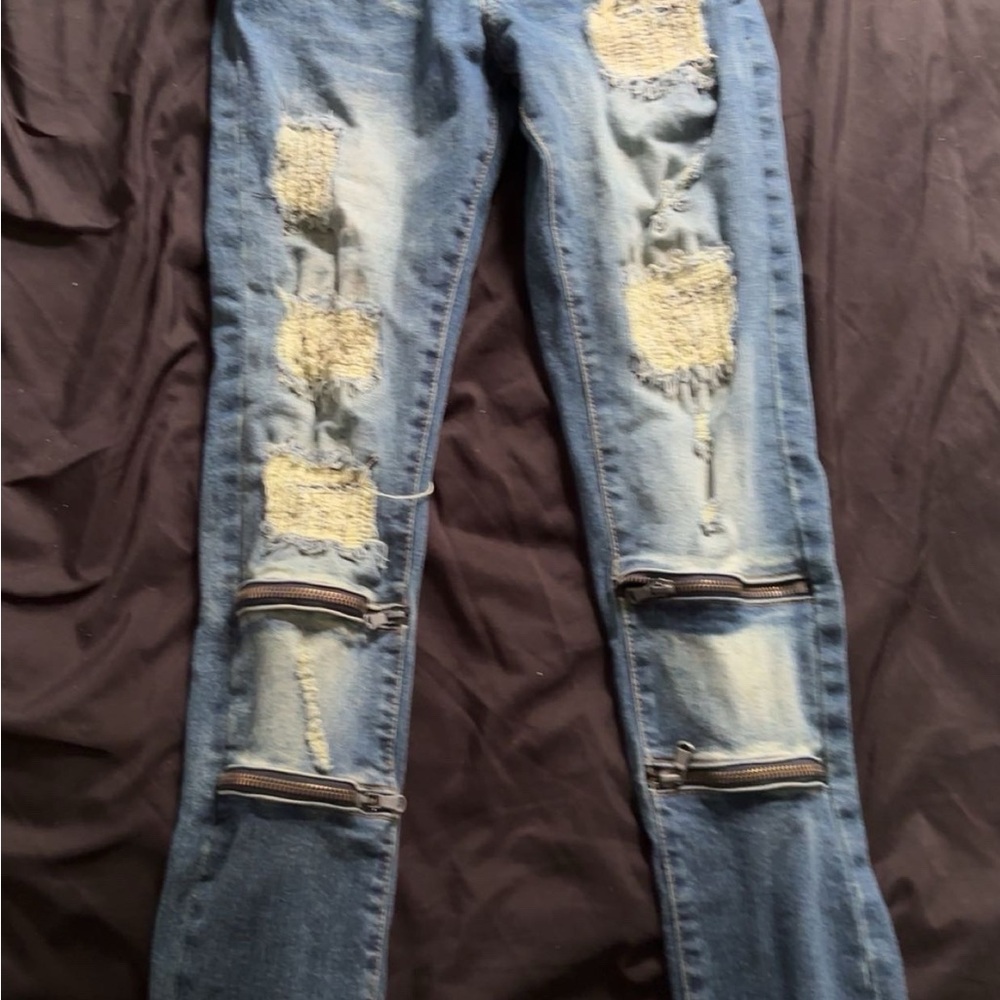 Distressed Blue Jeans with Zipper